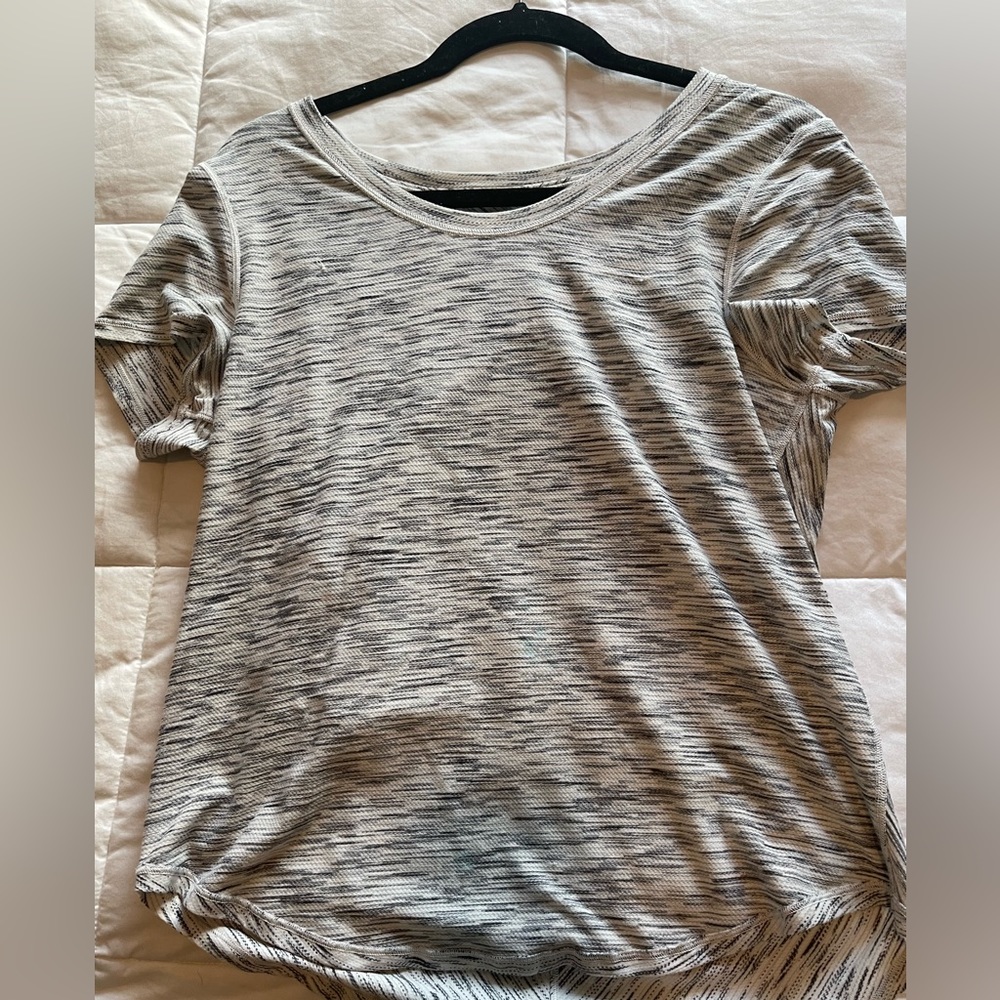 Lululemon tee
